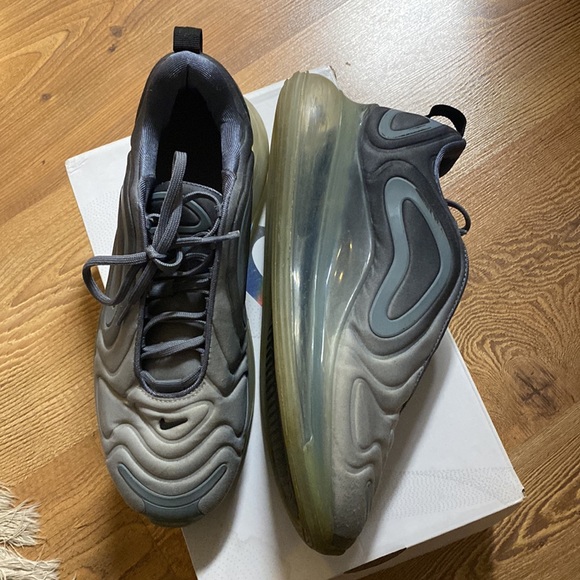 Nike Air Max 720 silver grey - Picture 2 of 7